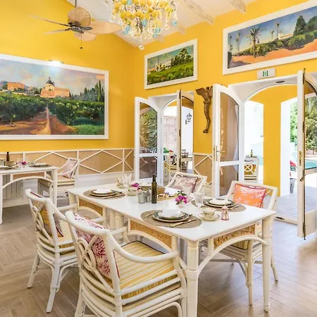Bed and breakfast Maison San Alfredo 4*